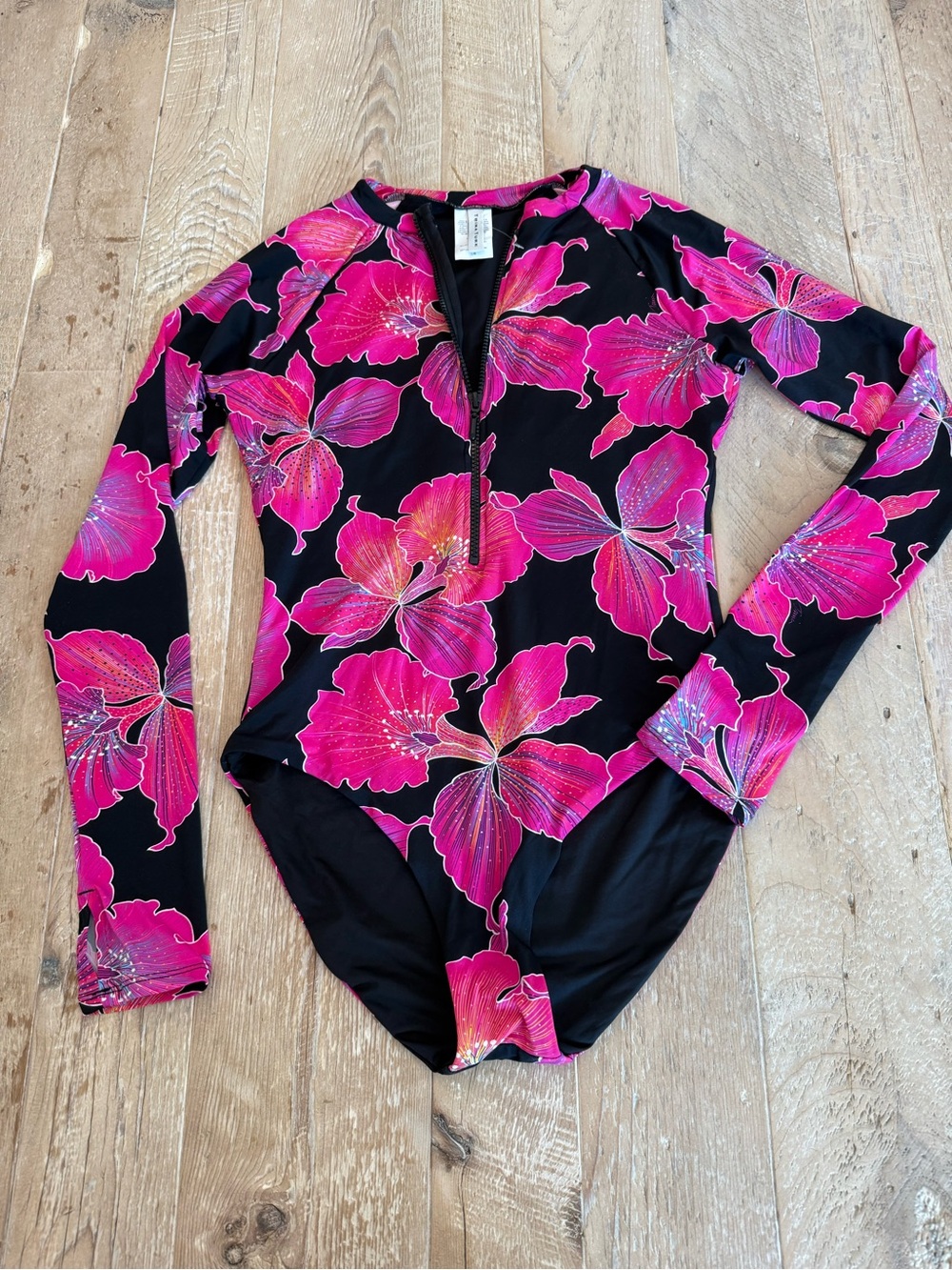 Trina Turk Fluery Paddlesuit One Piece Size L Long Sleeve Zip NWOT - Picture 4 of 10